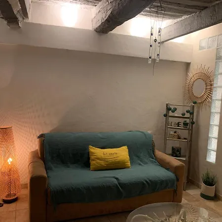 De Charme Au Coeur Du Vieil Antibes
